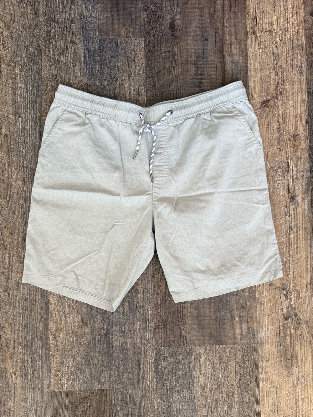 Departwest Men's Flat Front Drawstring Shorts - Light Beige 7” Inseam Pockets